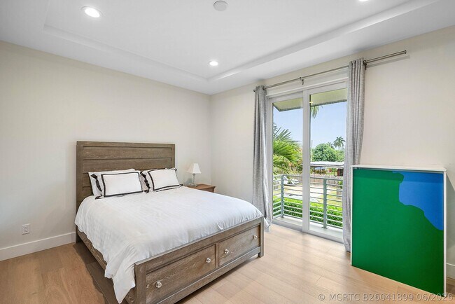 Building Photo - 217 Gulfstream Blvd