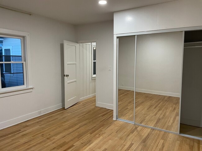 Building Photo - 155 S Grand Oaks Ave