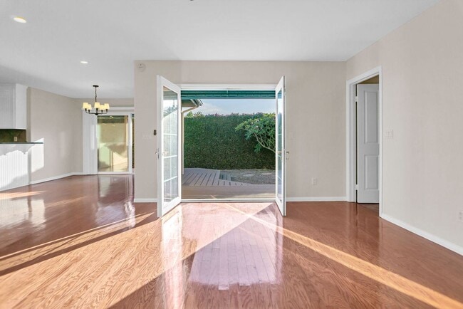 Building Photo - Beautiful detached home in Pacific Beach! ...