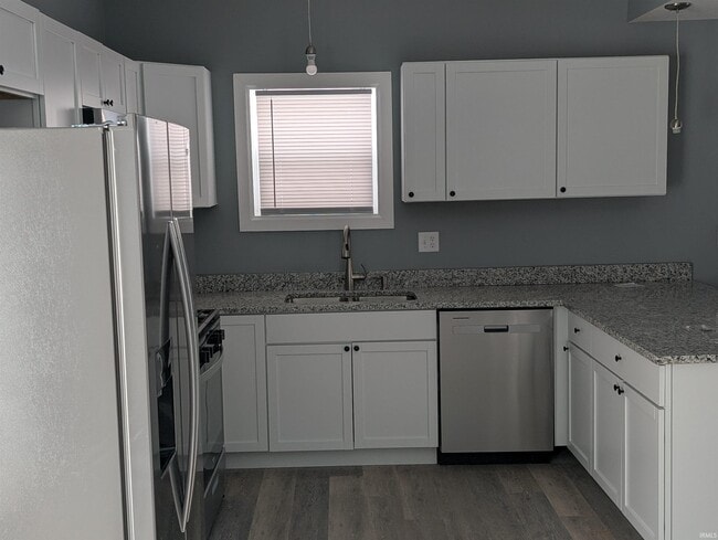 Building Photo - 3710 Wayne Trce