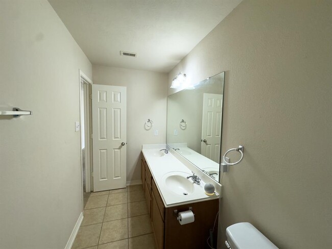 Building Photo - 26906 Henson Falls Dr