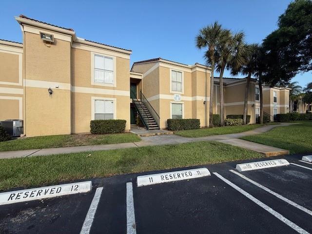 Building Photo - 899 Riverside Dr