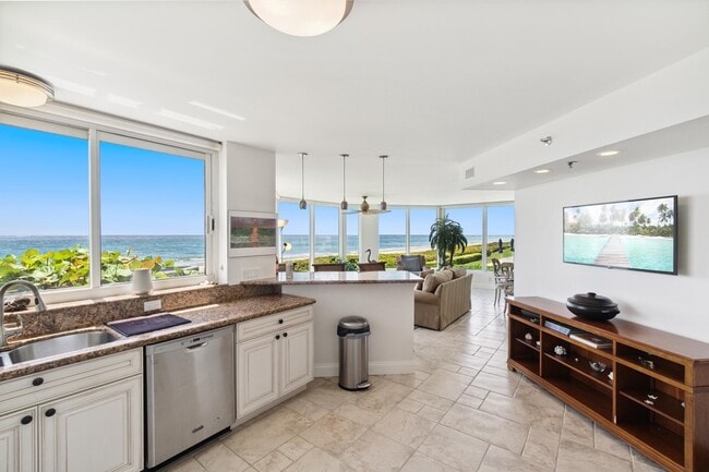 Building Photo - 2565 S Ocean Blvd