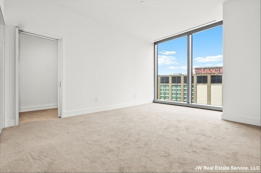 Building Photo - 1 Dalton St