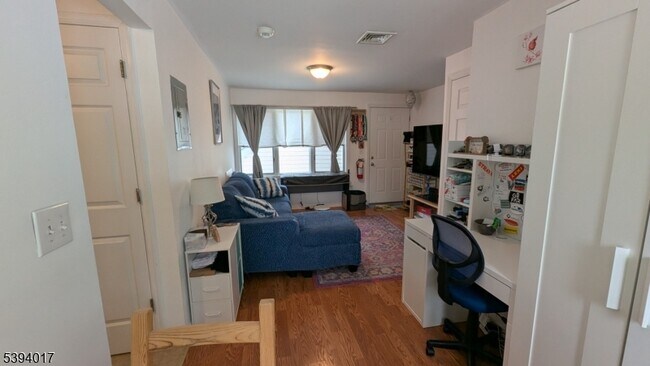 Building Photo - 12 Main St