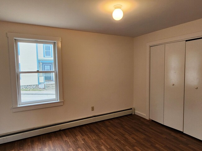 Building Photo - 73 Pleasant St