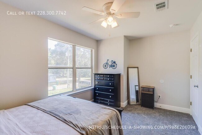 Building Photo - 229 Milray Ln
