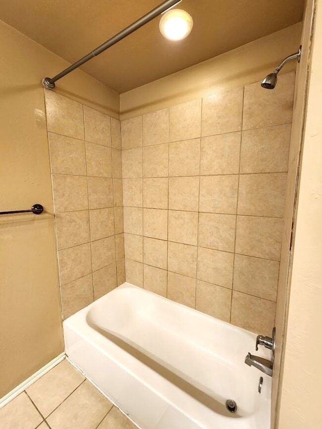 Building Photo - 13707 Oxford Dr