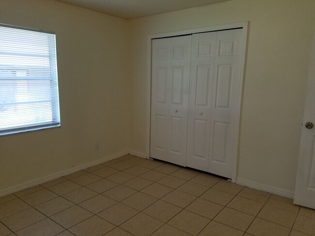 Building Photo - Cedar Ave - A