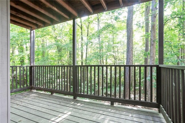 Building Photo - 408 River Run Dr