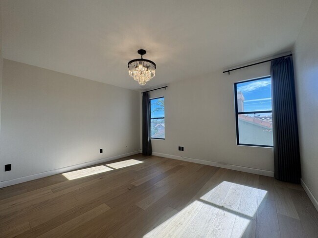 Building Photo - BEAUTIFUL 3 BEDROOM 3 BATH CORNER LOT WITH POOL AND LARGE BACKYARD NORTH SCOTTSDALE