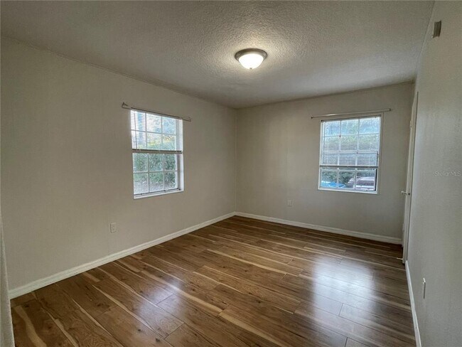 Building Photo - 1208 Carlton Ave