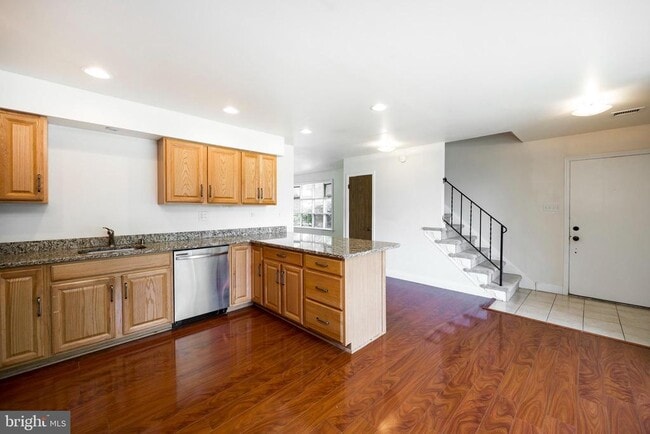 Building Photo - 126 Lampeter Ct