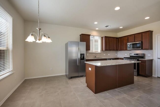 Building Photo - 276 La Dera Dr