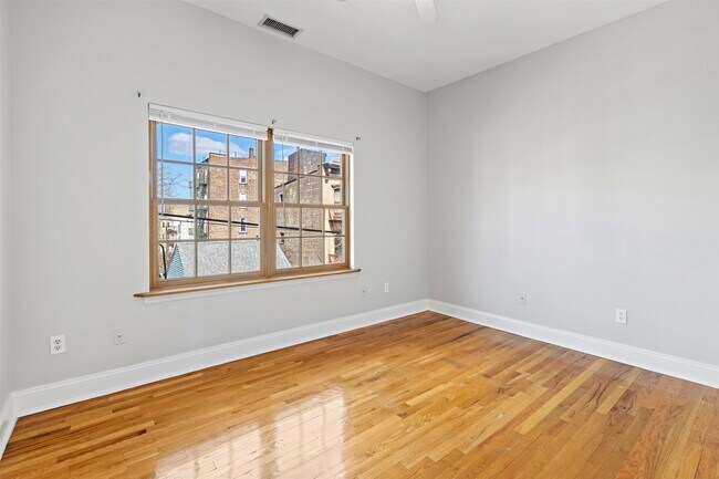 Building Photo - 211-213-213 3rd St