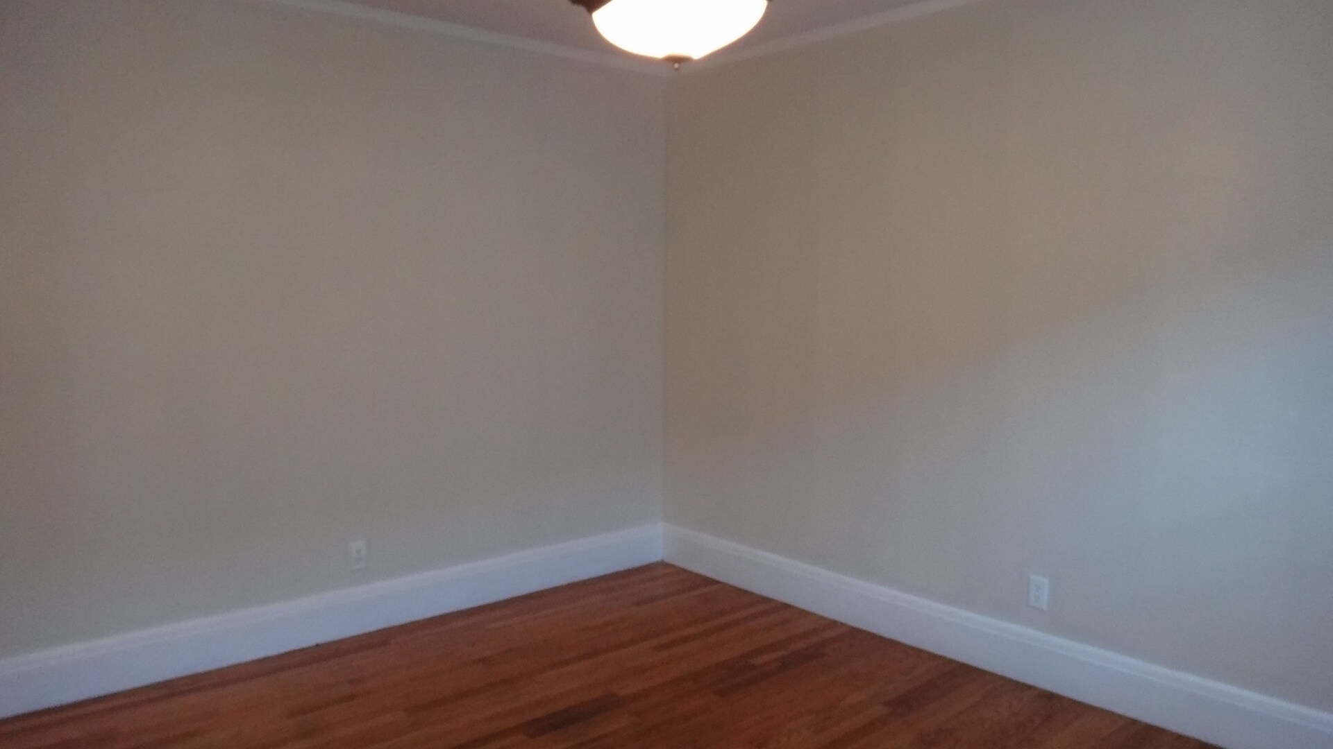 Building Photo - 180 Pleasant St