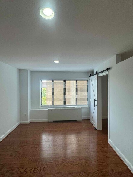 Building Photo - 3101 S Manchester St