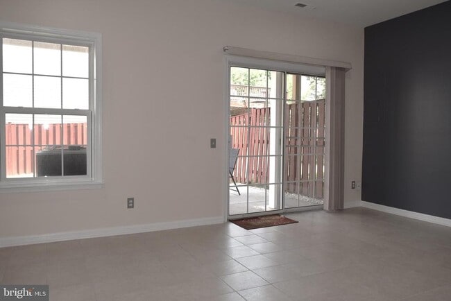 Building Photo - 43768 Virginia Manor Terrace