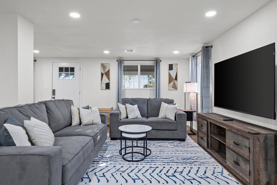 Building Photo - 4010 W Sherman St