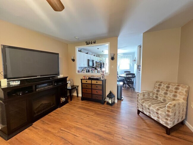 Building Photo - 369 Woodbridge Dr