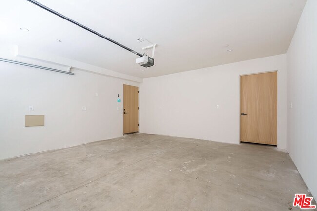 Building Photo - 11653 Missouri Ave