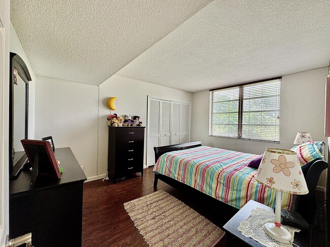 Building Photo - 2671 S Course Dr