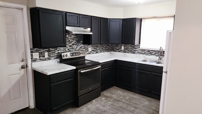 Building Photo - Delightful 3-Bedroom, 2-Bath Haven in St. ...