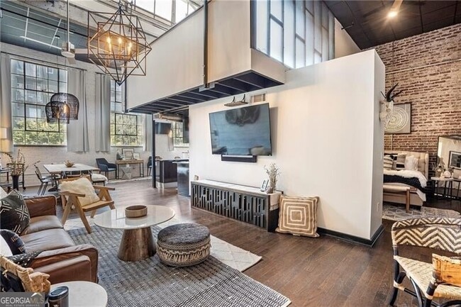 Building Photo - 650 Glen Iris Dr NE