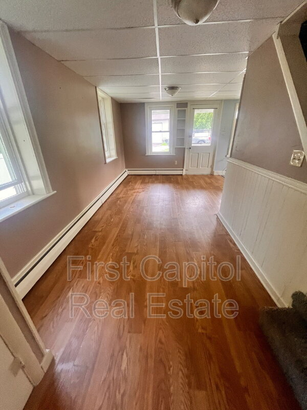 Building Photo - 923 Greenbriar Rd