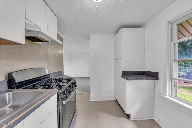Building Photo - 508 Hammel St