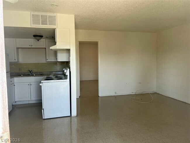 Building Photo - 818 S 7th St