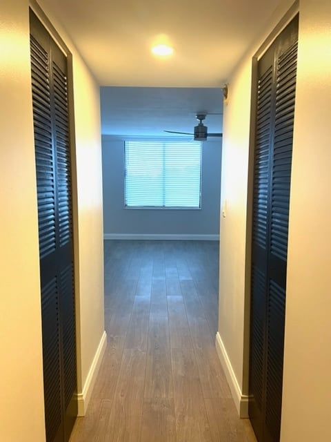 Master Bedroom - 400 E Colonial Dr