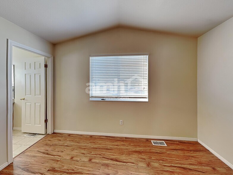 Building Photo - 2258 S 2775 W