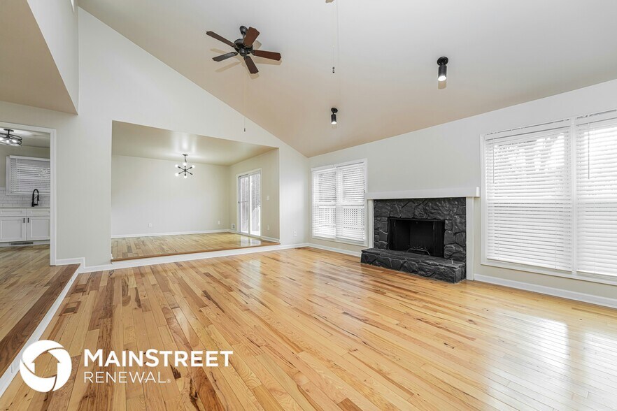 Building Photo - 3087 Sanibel Dr SW