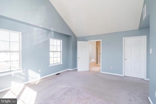 Building Photo - 4407 Waterford Way