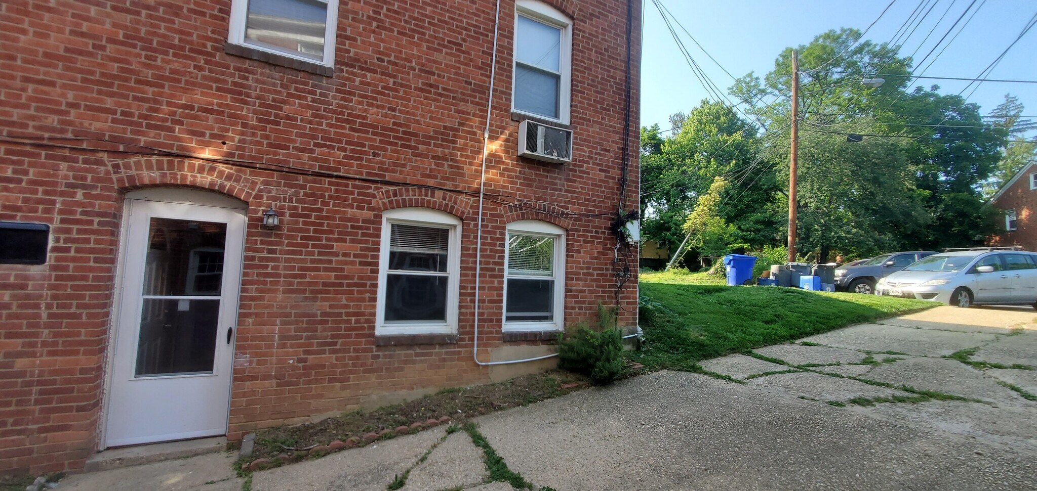 Building Photo - 814 Greenwood circle
