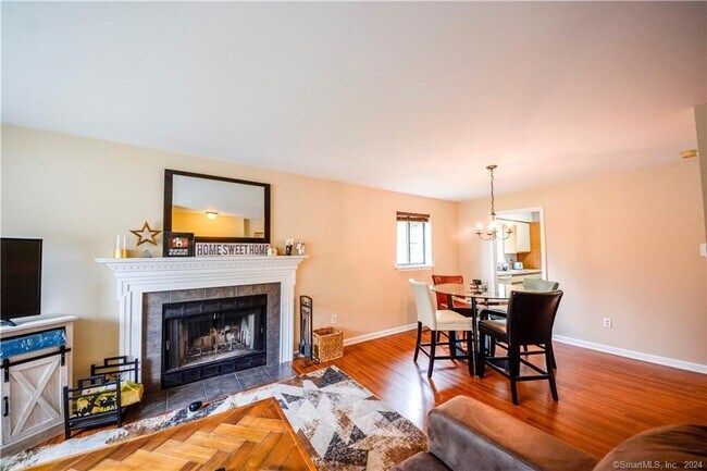 Building Photo - 115 Fillow St