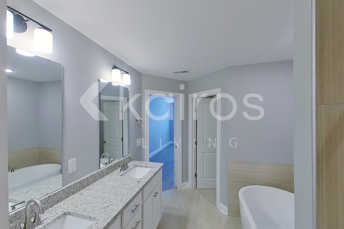 Building Photo - 3705 Oak Leaf Wy