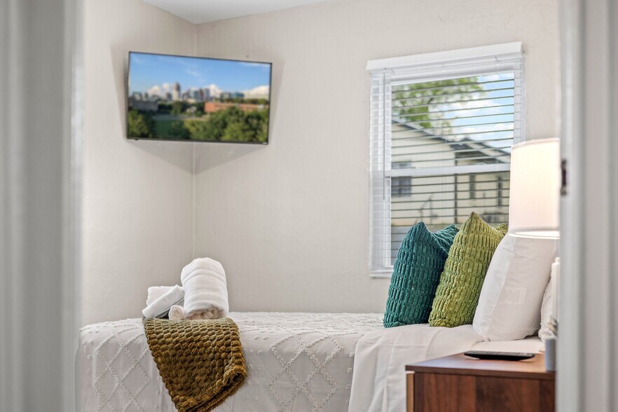 Building Photo - 153 South Ave SE