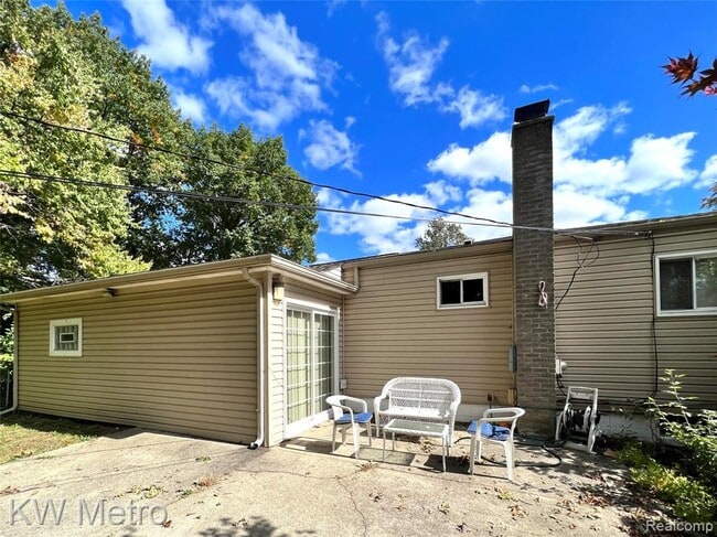 Building Photo - 26381 Osmun St