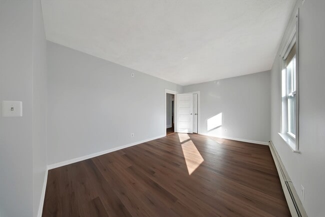 Building Photo - 85 Kemper St