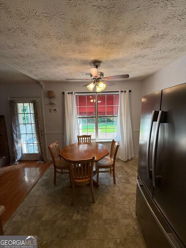 Building Photo - 3897 Saddlecreek Dr