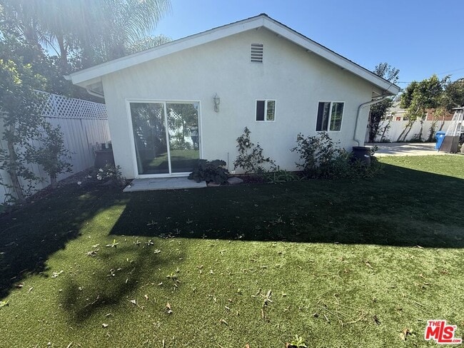 Building Photo - 7512 Jamieson Ave