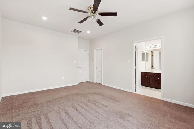 Building Photo - 24707 Kings Canyon Square