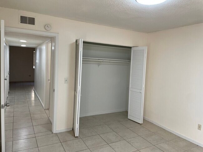 Building Photo - 1208 Bush River Rd