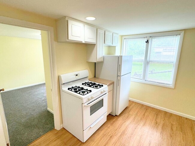 Building Photo - 1606HE