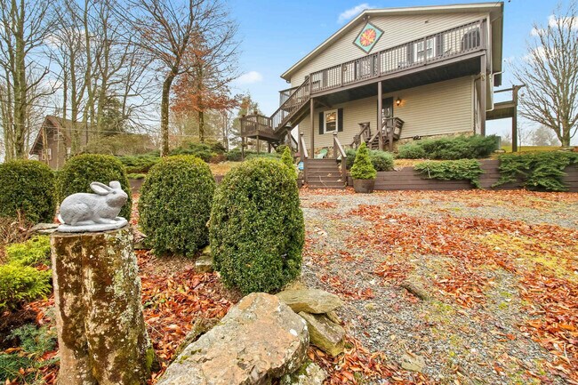 Building Photo - 100 Hemlock Spur