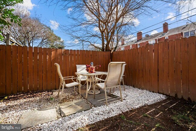 Building Photo - 1418 Dogwood Dr