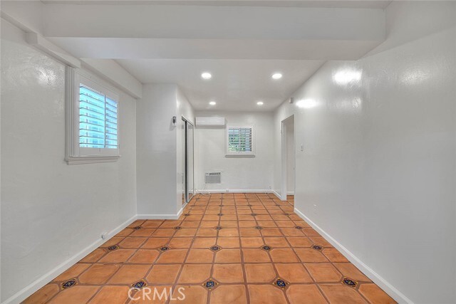 Building Photo - 145 S Vista Grande