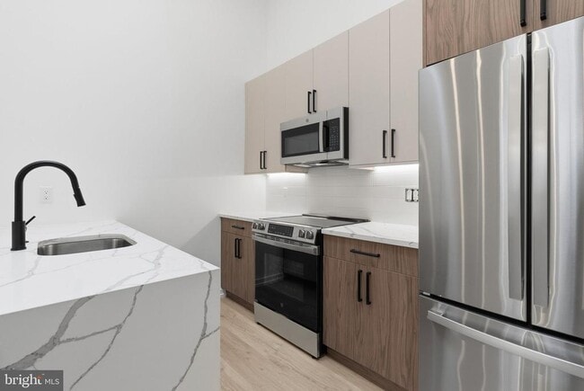 Building Photo - 203 S 13th St